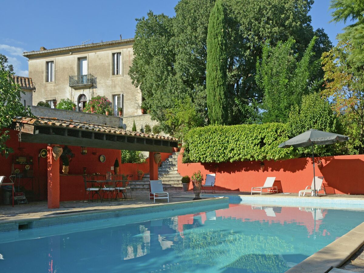 Villa Elegantes Haus mit Swimmingpool in Hérault