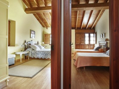 Cottage Mansion with Pool & Terrace - Features photo 15