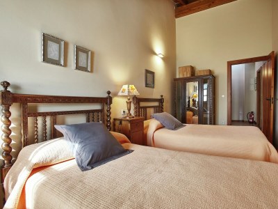 Cottage Mansion with Pool & Terrace - Features photo 17