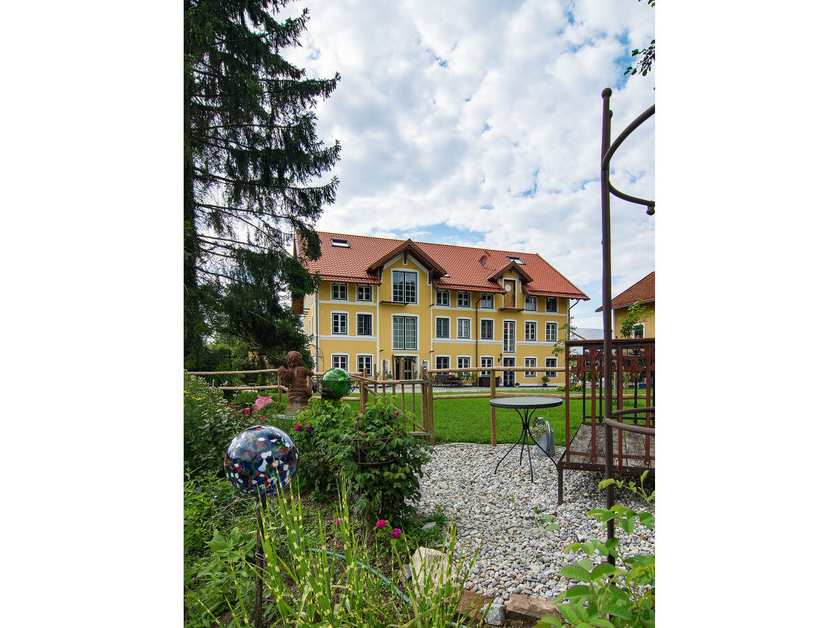Holiday apartment Landgut zur Mühle (Mühle Country Estate) - Outdoor photo 4