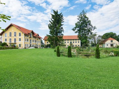 Holiday apartment Landgut zur Mühle (Mühle Country Estate) - Outdoor photo 2