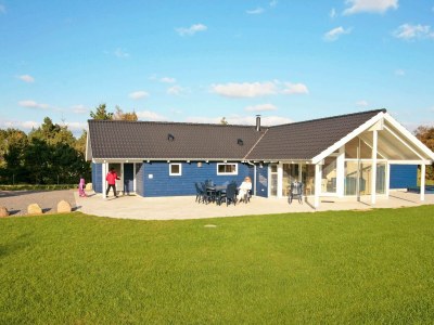 Holiday house 10 person holiday home in Rødby-By Traum - Outdoor photo 2