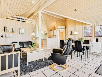 Holiday house Stilvolles Strandhaus -- By Traum Ferienwohnungen - Outdoor photo 41