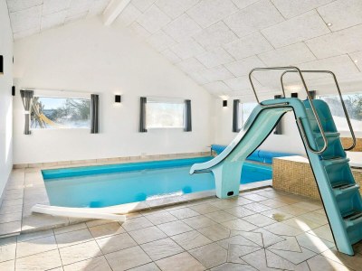 Holiday house Luxury Pool Retreat by Sea - By Traum Ferienwohnungen - Outdoor photo 13