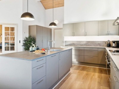 Holiday house Luxury Pool Retreat by Sea - By Traum Ferienwohnungen - Outdoor photo 20