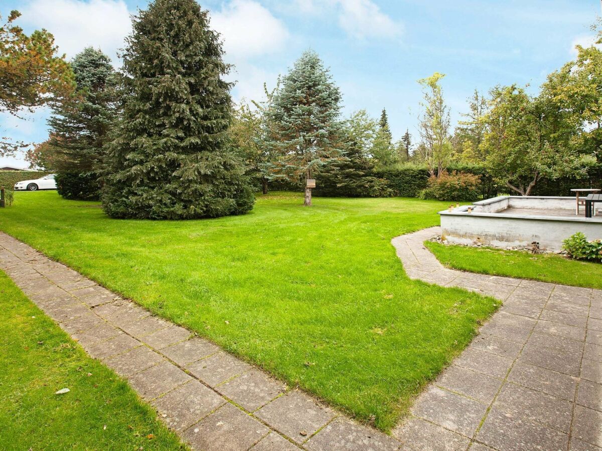 Holiday house 6 person holiday home in Dronningmølle-By Traum - Outdoor photo 5