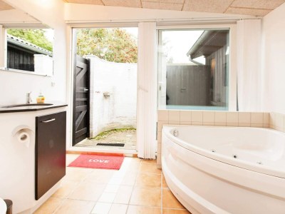 Holiday house 6 person holiday home in Dronningmølle-By Traum - Outdoor photo 27