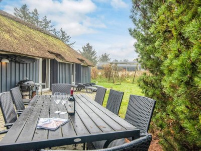 Holiday house Gemutliches Strandhaus in Vejers -- By Traum Ferienwohnungen - Outdoor photo 3