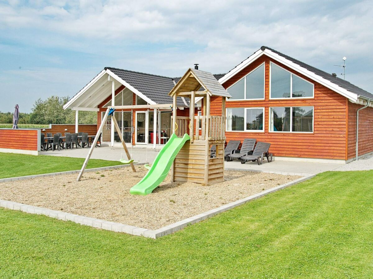 Holiday house Luxurioses Pool-Refugium in Nordborg -- By Traum Ferienwohnungen - Outdoor photo 2