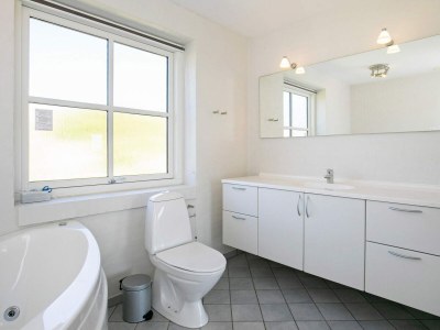 Holiday house Abgeschiedenes Refugium am Meer -- By Traum Ferienwohnungen - Outdoor photo 24