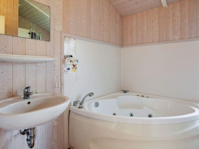 Holiday house 4 Personen Ferienhaus in GROEMITZ - Outdoor photo 8