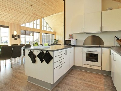 Holiday house Luxury Beach House with Pool - Outdoor photo 24