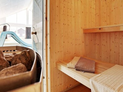 Holiday house Luxus-Pool-Ruckzug am Meer -- By Traum Ferienwohnungen - Outdoor photo 11