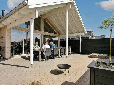 Holiday house Luxus-Pool-Ruckzug am Meer -- By Traum Ferienwohnungen - Outdoor photo 24