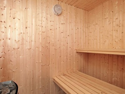 Holiday house Luxus-Poolvilla am Meer -- By Traum Ferienwohnungen - Outdoor photo 4