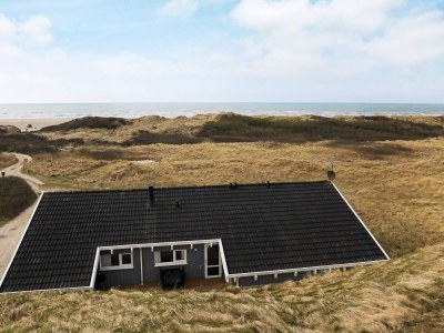 Holiday house Luxurioses Strandhaus mit Pool - Outdoor photo 15