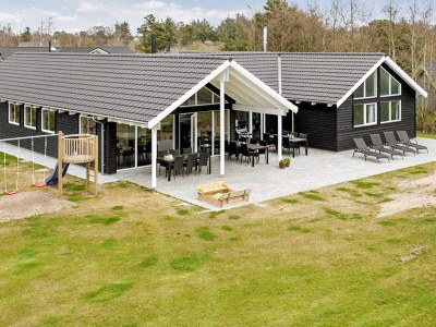 Holiday house Luxurioses Pool-Retreat in Blavand -- By Traum Ferienwohnungen - Outdoor photo 2