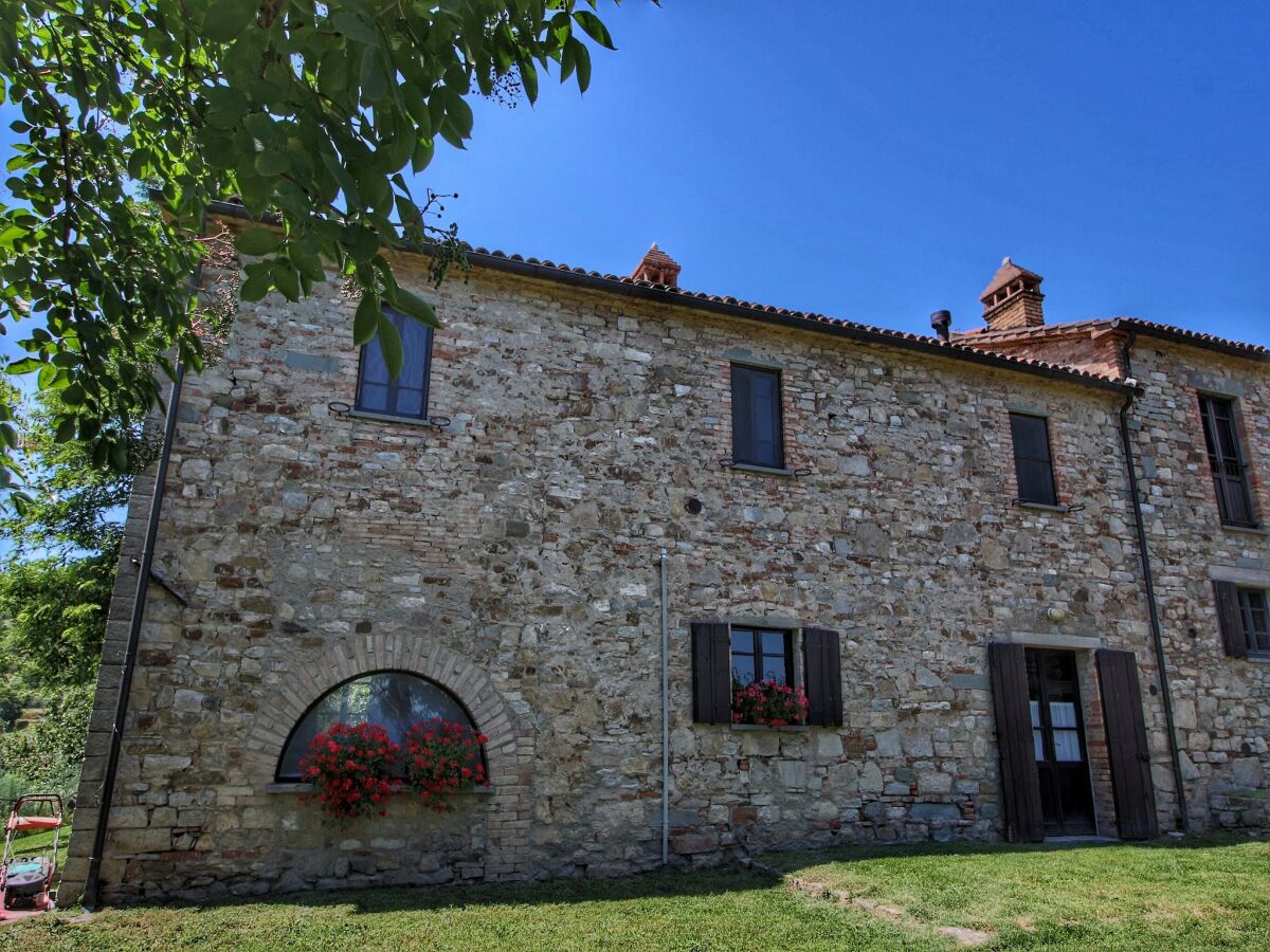 Farmhouse Farmhouse in Umbria with Garden Views - Outdoor photo 2