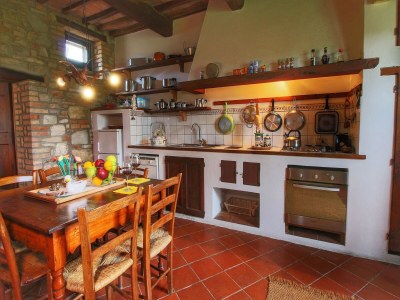 Farmhouse Farmhouse in Umbria with Garden Views - Features photo 11
