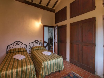 Farmhouse Farmhouse in Umbria with Garden Views - Features photo 22