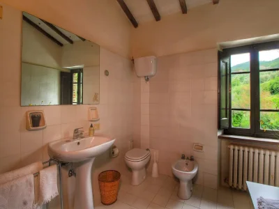 Farmhouse Farmhouse in Umbria with Garden Views - Features photo 23