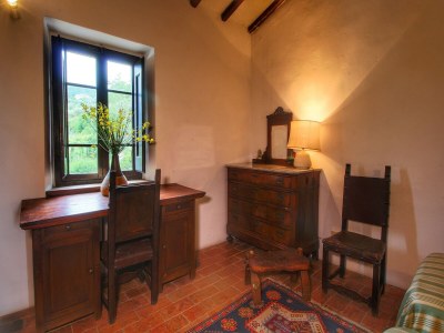 Farmhouse Farmhouse in Umbria with Garden Views - Features photo 26