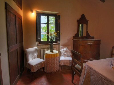 Farmhouse Farmhouse in Umbria with Garden Views - Features photo 34