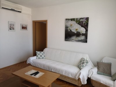 Holiday house Baricevic -seaside view balcony - Features photo 7