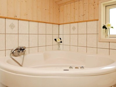 Holiday house Luxurioses Spa-Retreat am Golfplatz -- By Traum Ferienwohnungen - Outdoor photo 8