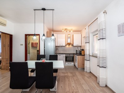 Holiday apartment Sanja - Outdoor photo 7