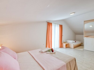 Apartment Apartments Slavica - Apartment A4 with Terrace - Features photo 12