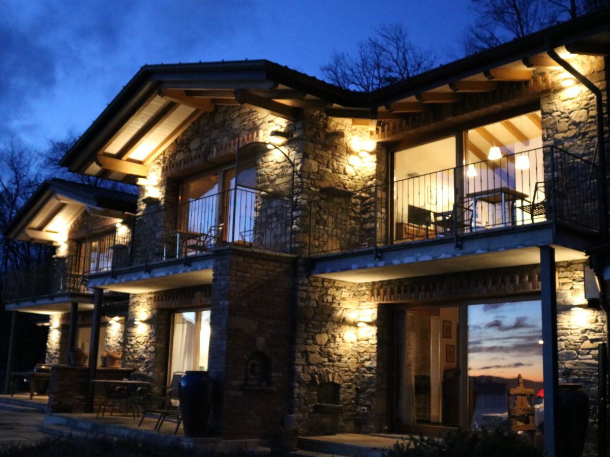 Finca Cascina Borchina Violetta Landgut Traumseeblick - Outdoor photo 3