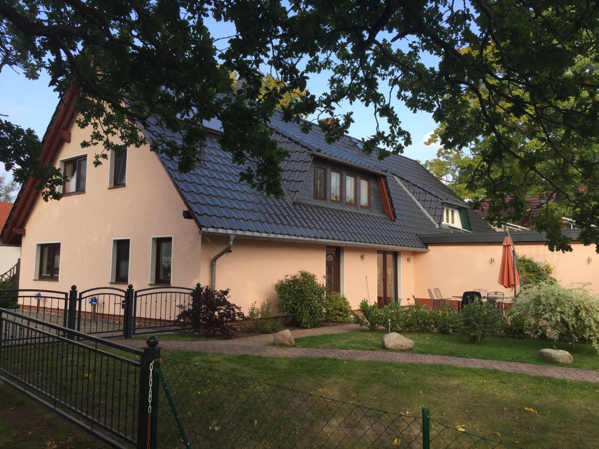 Holiday house - No title -