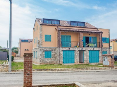 Apartment - Apartment Tia with Balcony in Resort Gedici with Shared Pool - Outdoor photo 9