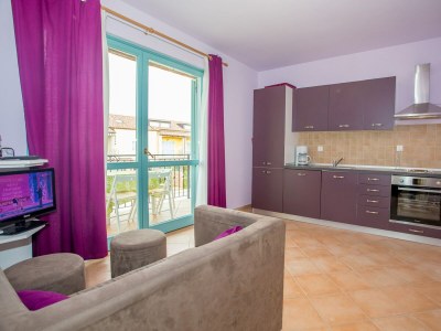 Apartment - Apartment Tia with Balcony in Resort Gedici with Shared Pool - Features photo 13