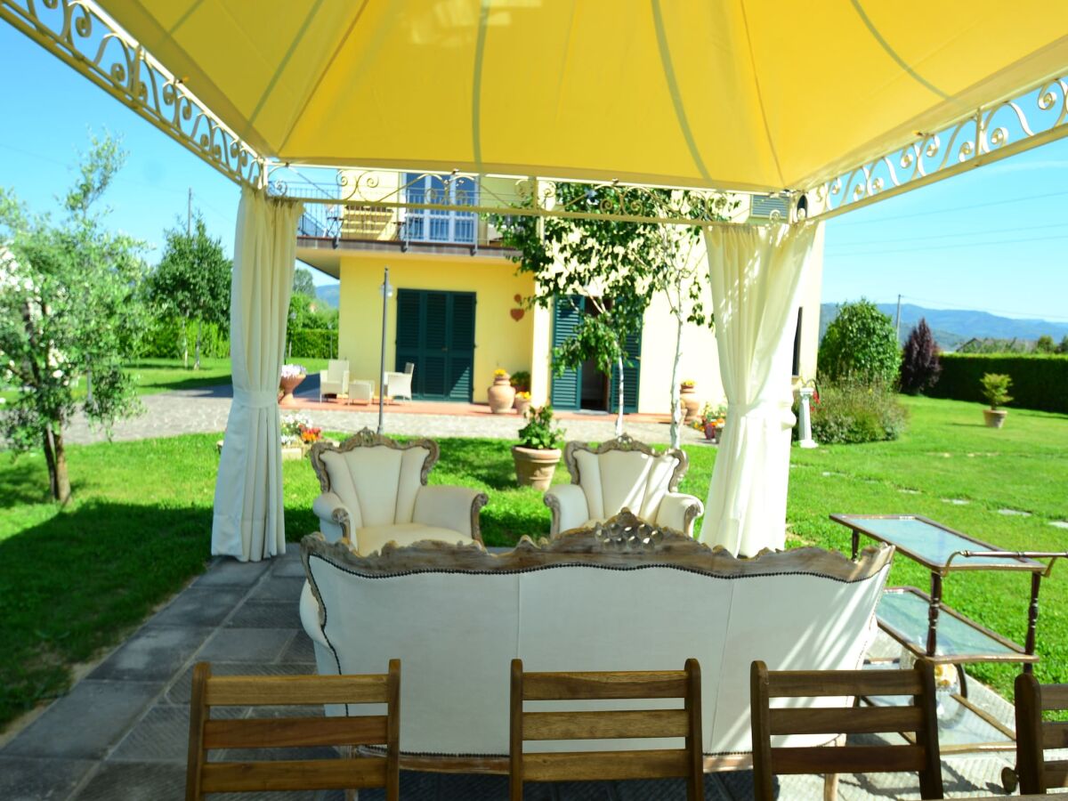 Holiday house Villa in Montecarlo with Pool and Scenic Views - Outdoor photo 4