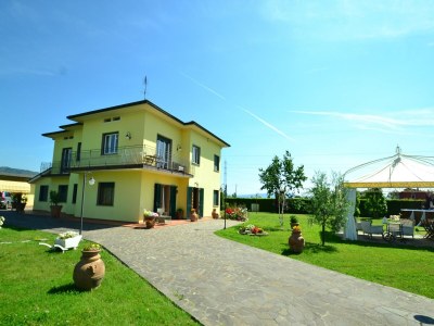 Holiday house Villa in Montecarlo with Pool and Scenic Views - Outdoor photo 8