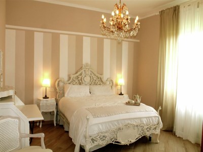 Holiday house Villa in Montecarlo with Pool and Scenic Views - Features photo 16