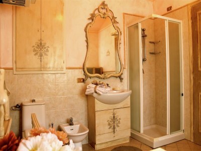 Holiday house Villa in Montecarlo with Pool and Scenic Views - Features photo 23