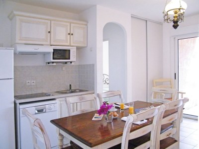 Holiday house with pool, beach at 900 m - Features photo 14