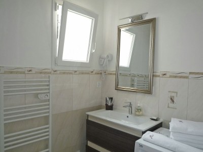 Villa Villa in Montauroux with Pool and Hill Views - Features photo 24