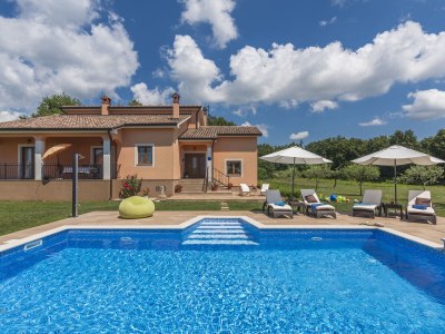 Villa Antonela in Tinjan - Villa