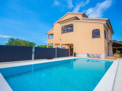 Holiday apartment Mir with private pool in Porec - Holiday apartment