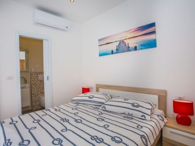 Holiday apartment Mir with private pool - Features photo 9