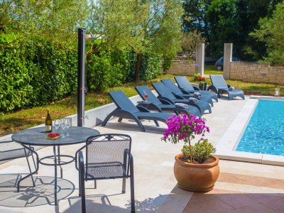 Holiday apartment Mir with private pool - Environment photo 18