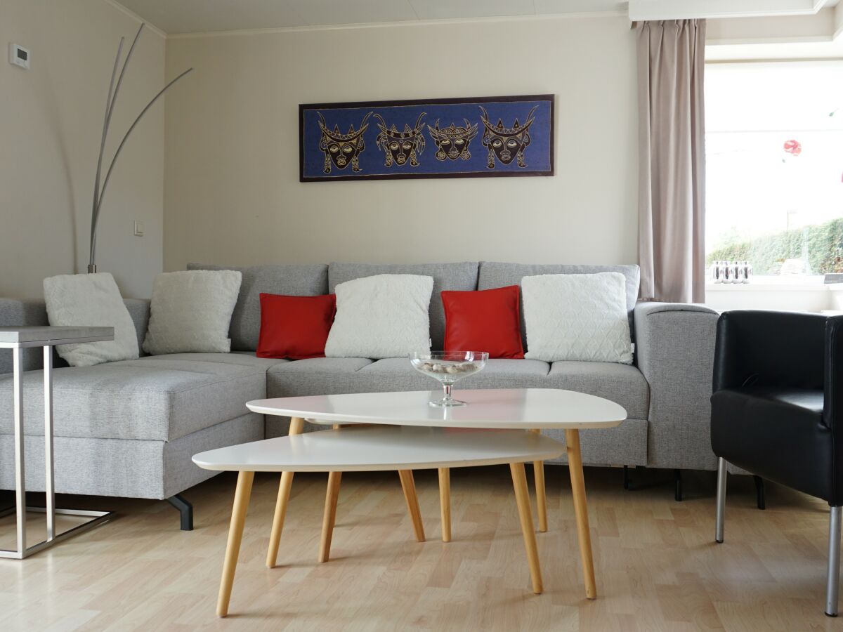 Bungalow - No title - - Features photo 3