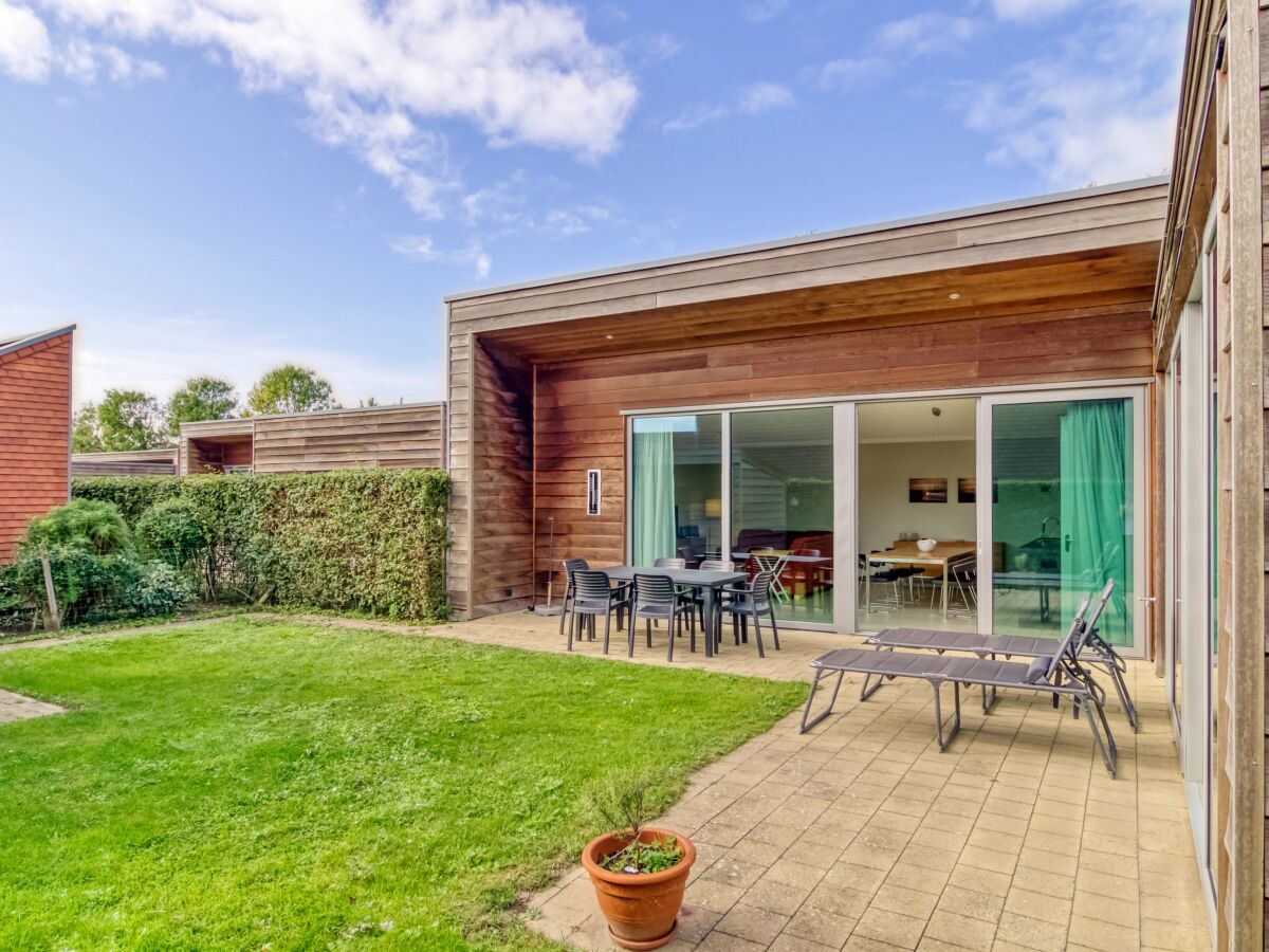 Holiday house - No title -