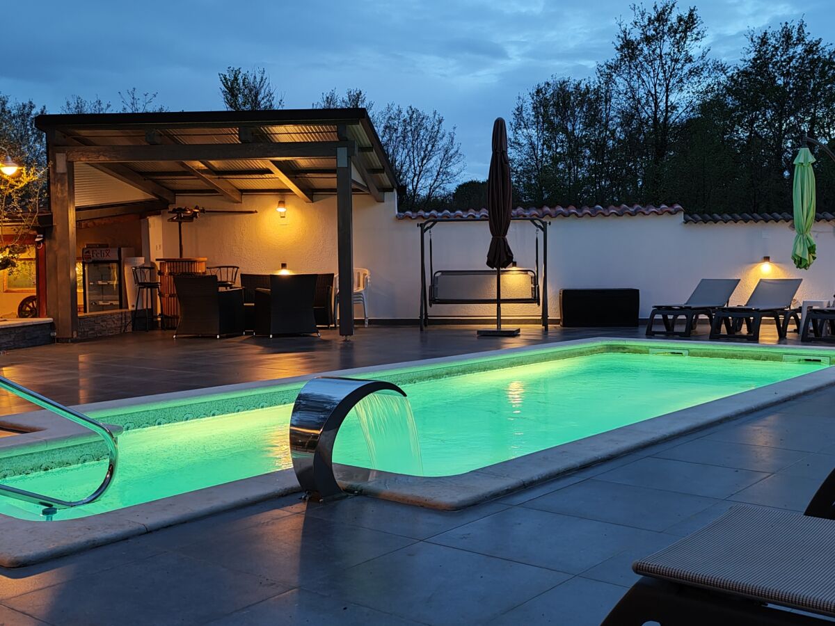 Holiday apartment Felix, beheizter Pool