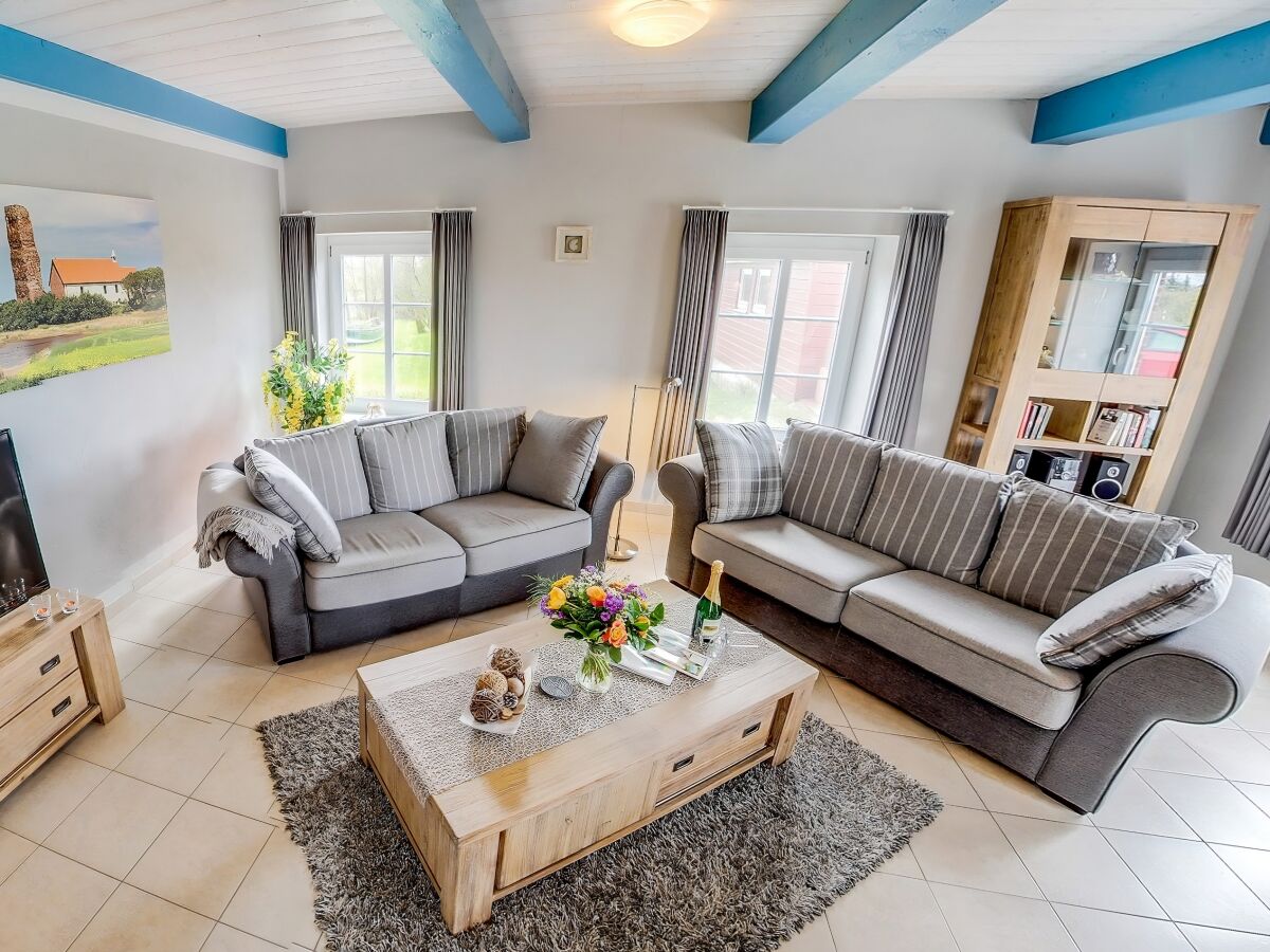 Holiday apartment Alte Kirche on the Kastanienhof