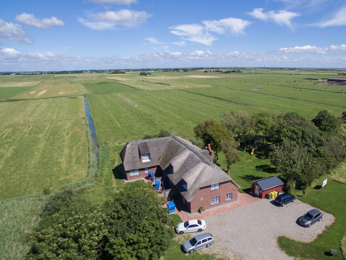 Holiday apartment Alte Kirche on the Kastanienhof - Outdoor photo 2